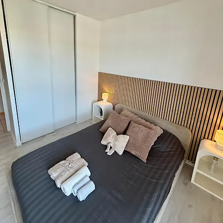 Confortable Avec Terrasse Proche Gare Homestay *