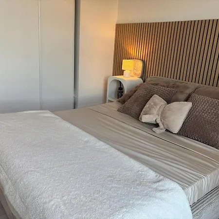 Homestay Confortable Avec Terrasse Proche Gare